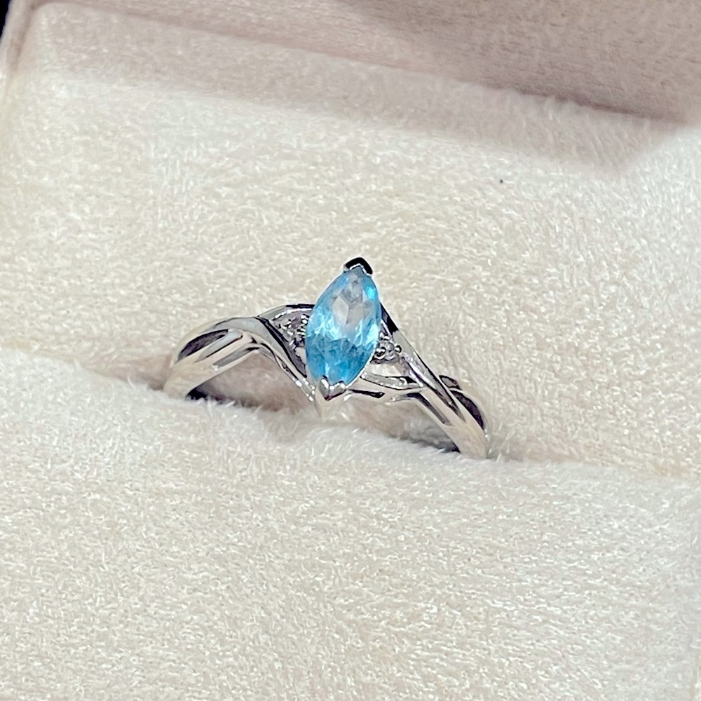 10k white gold aquamarine gemstone ring with REAL diamond accents
